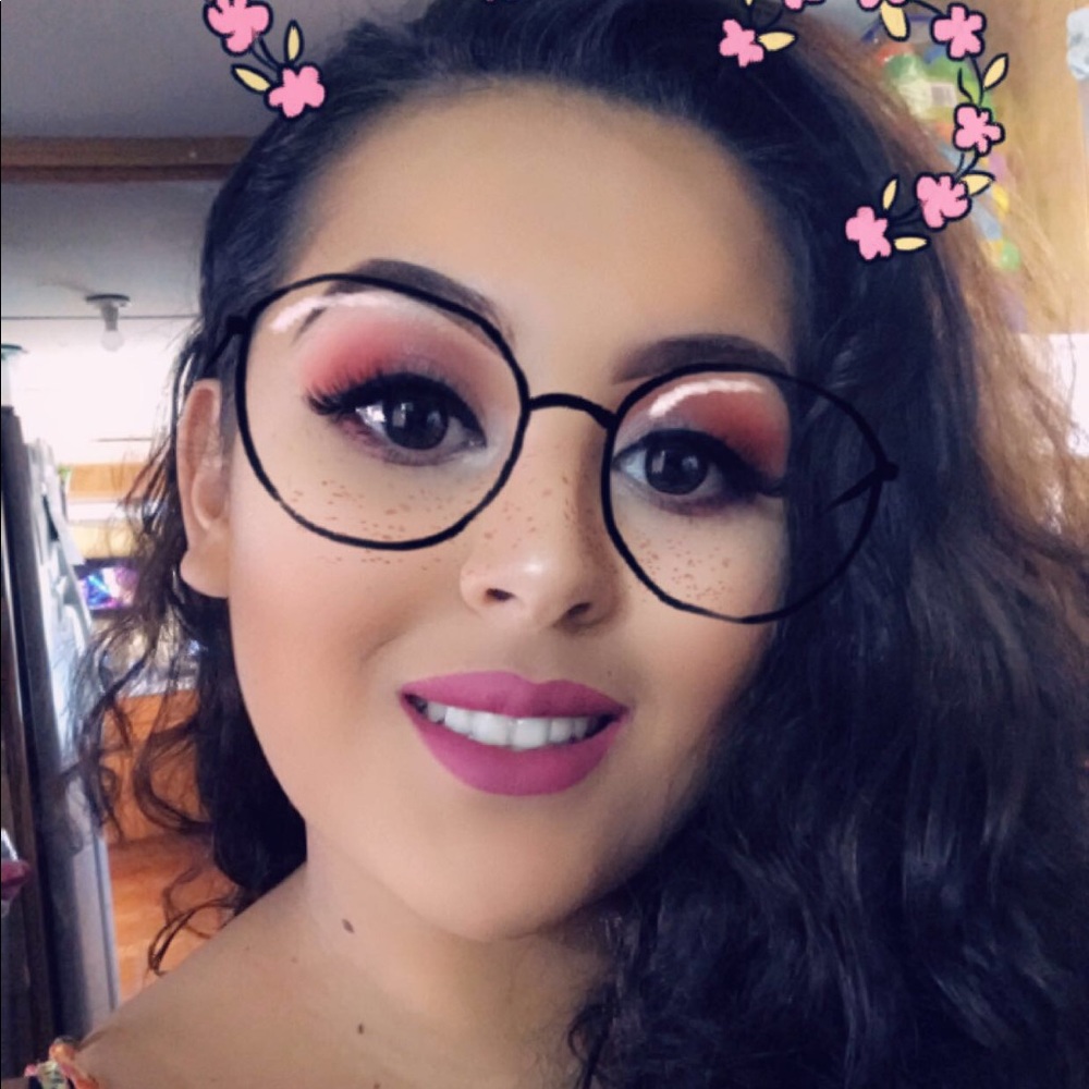 Meet your Posher, Angelica